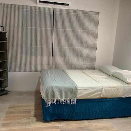 Joebi'S House Walking Distance To Rocky Cay Beach Ideal For Families Or Groups Buenavista  Экстерьер фото