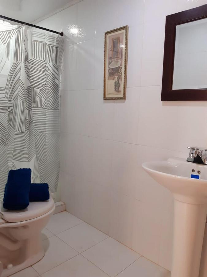Joebi'S House Walking Distance To Rocky Cay Beach Ideal For Families Or Groups Buenavista  Экстерьер фото
